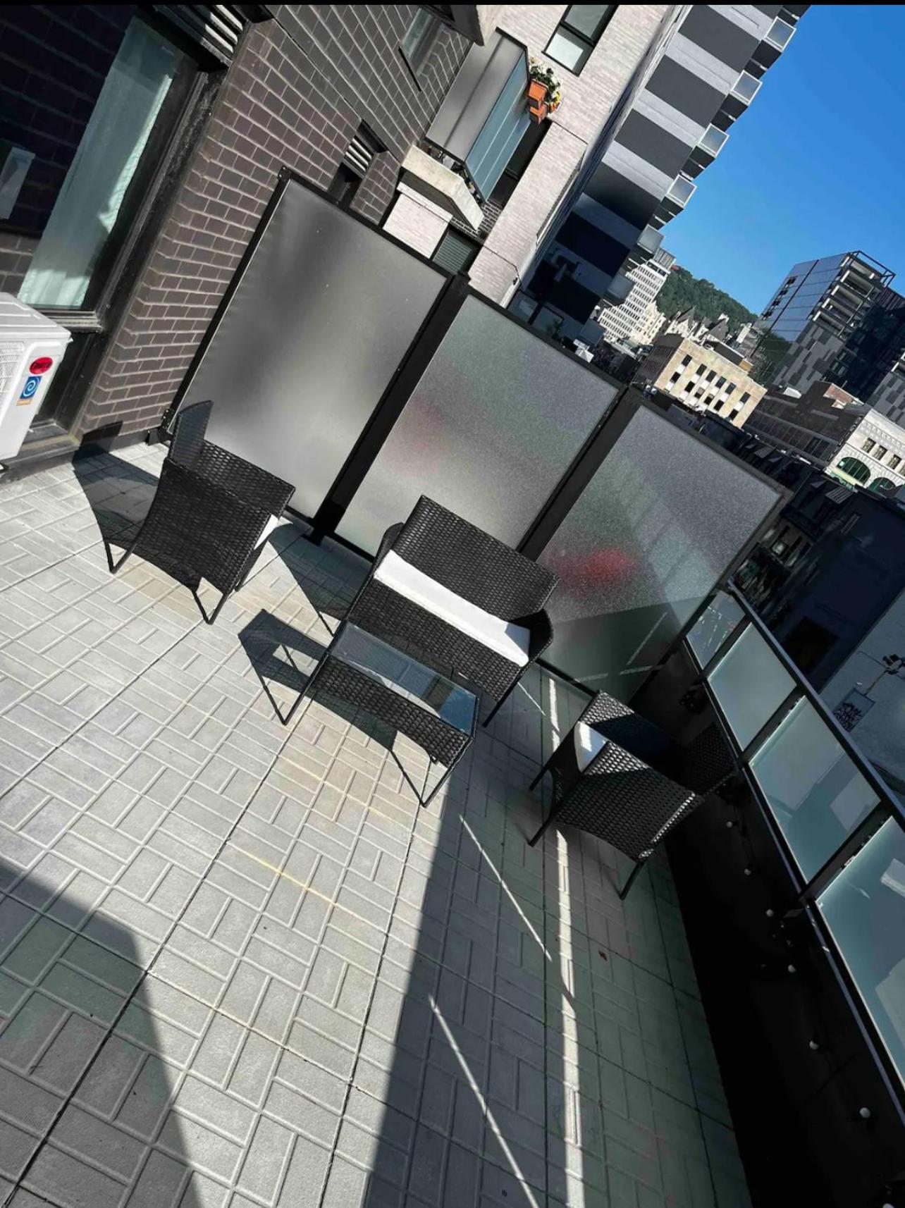Condo In The Heart Of Downtown Montreal Bagian luar foto