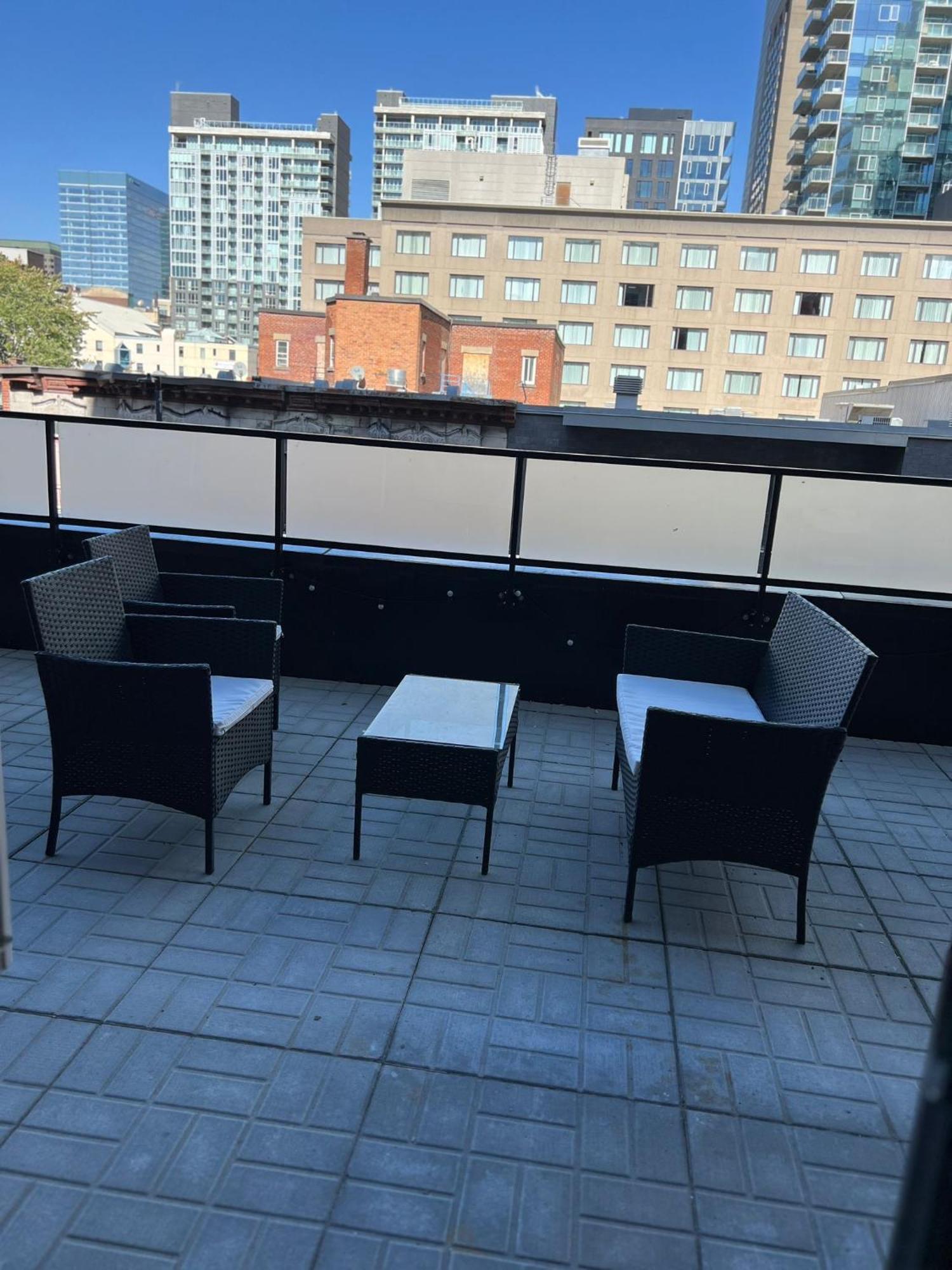 Condo In The Heart Of Downtown Montreal Bagian luar foto